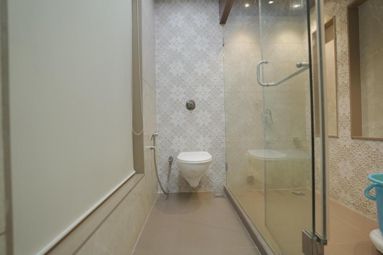 Hotel Mathoshree Thane Bagian luar foto
