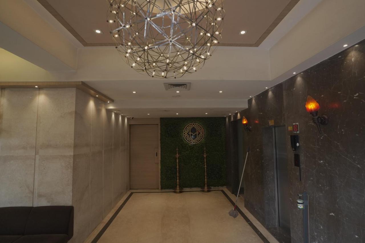 Hotel Mathoshree Thane Bagian luar foto