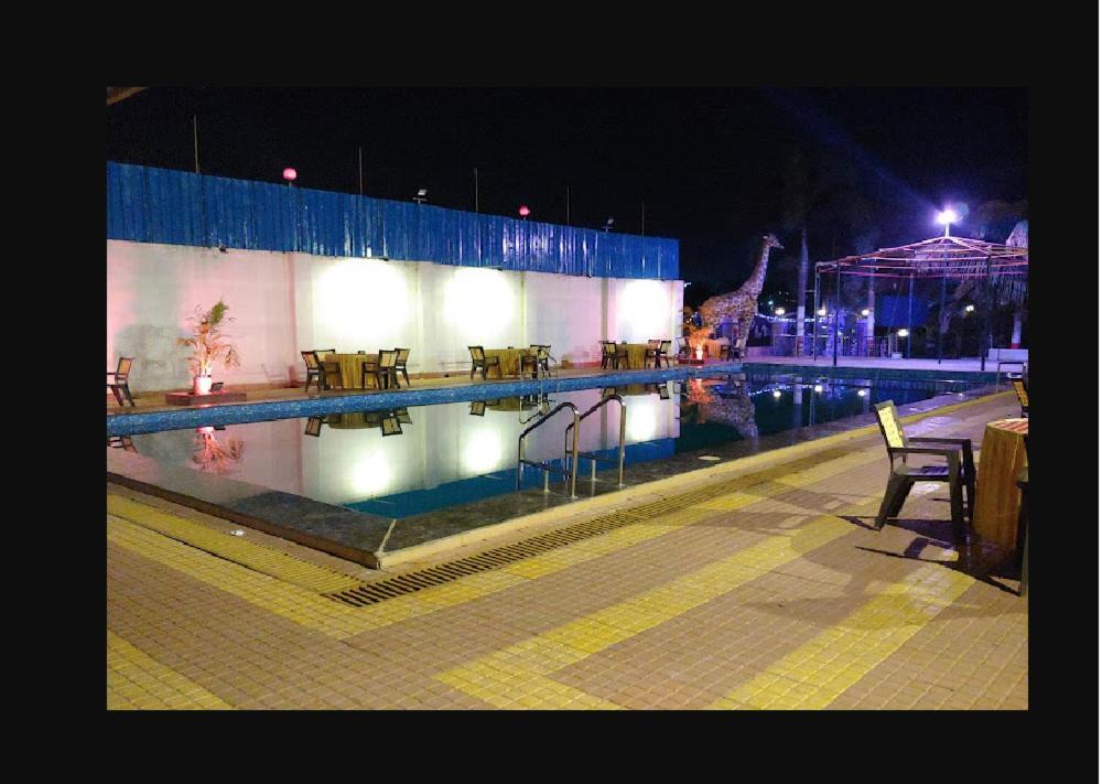 Hotel Mathoshree Thane Bagian luar foto